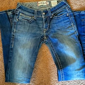 27 L Ariat Jeans